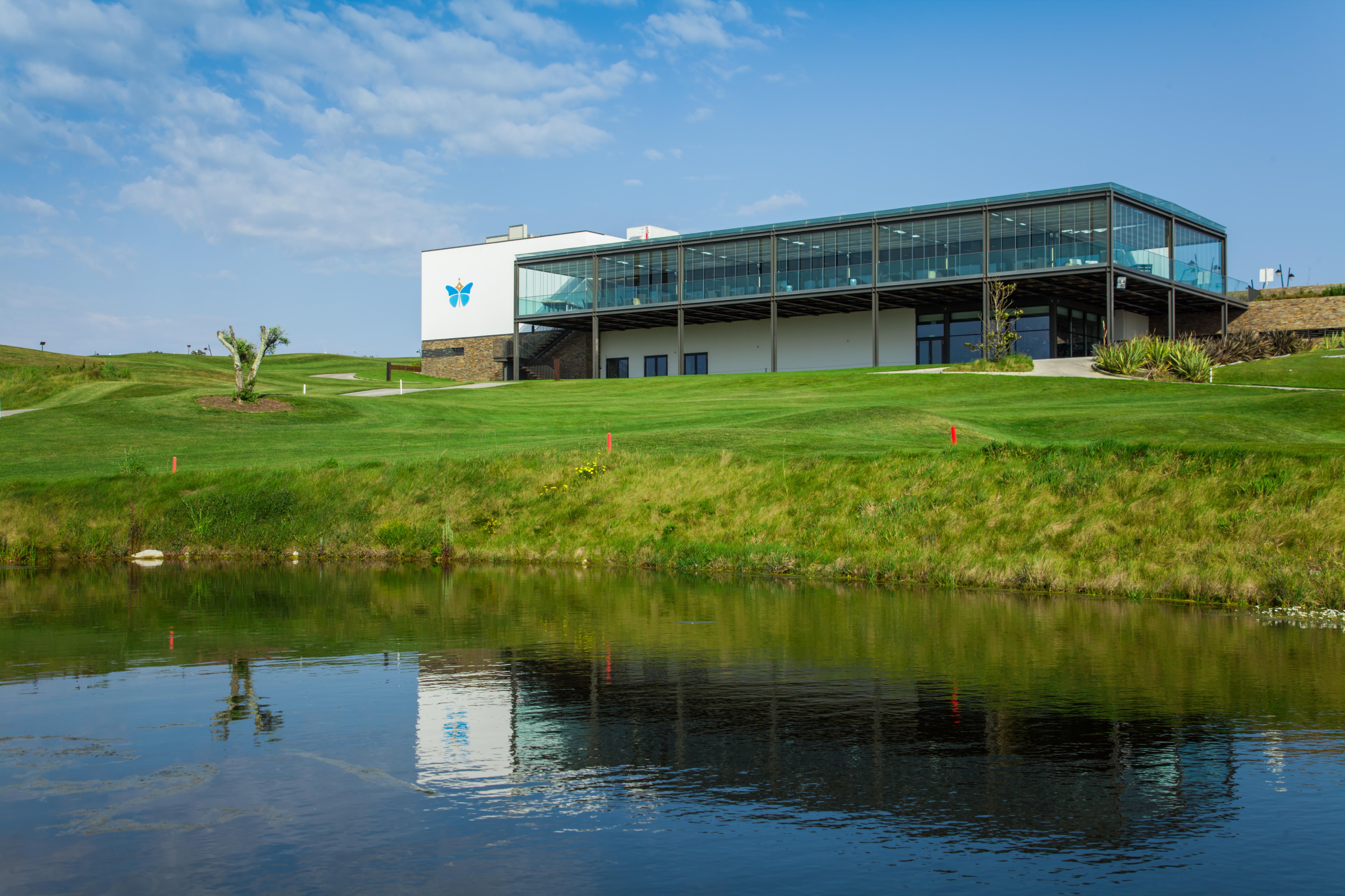 Royal Obidos Scenic Resort Praia del Rei Exterior foto The clubhouse at the Vale Golf Resort