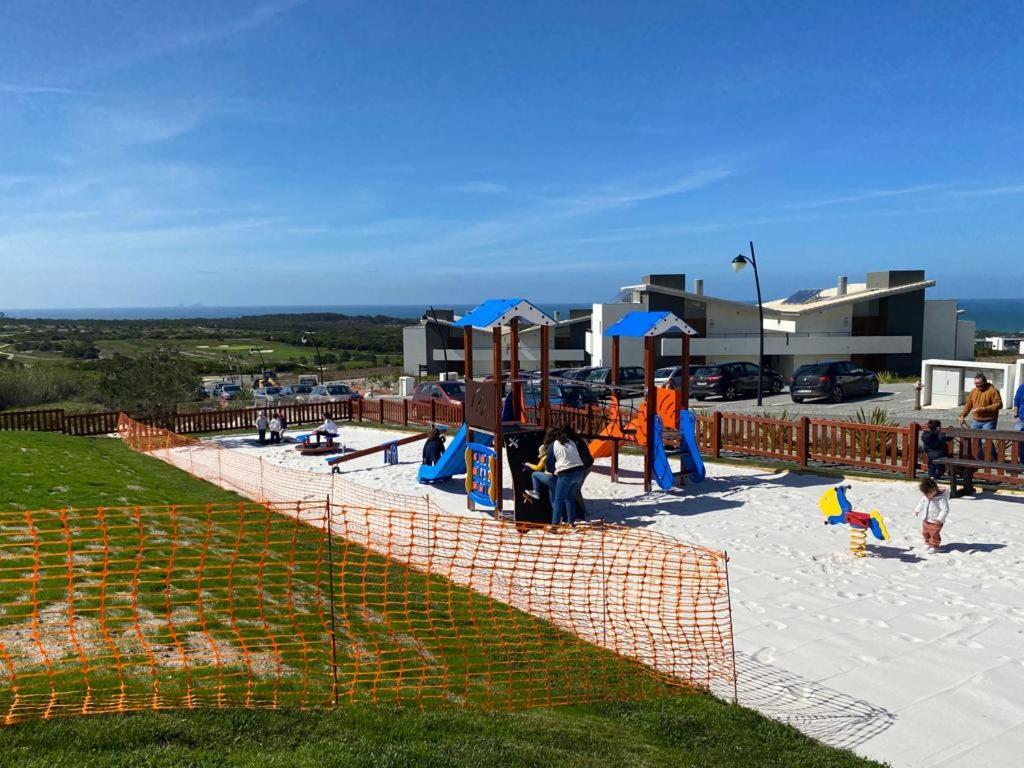 Royal Obidos Scenic Resort Praia del Rei Exterior foto Playground in the village