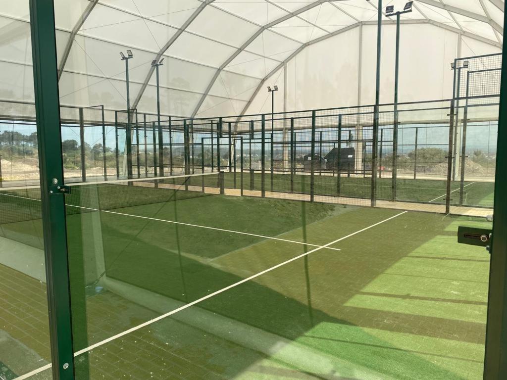 Royal Obidos Scenic Resort Praia del Rei Exterior foto The indoor paddle tennis courts at the University of Nottingham