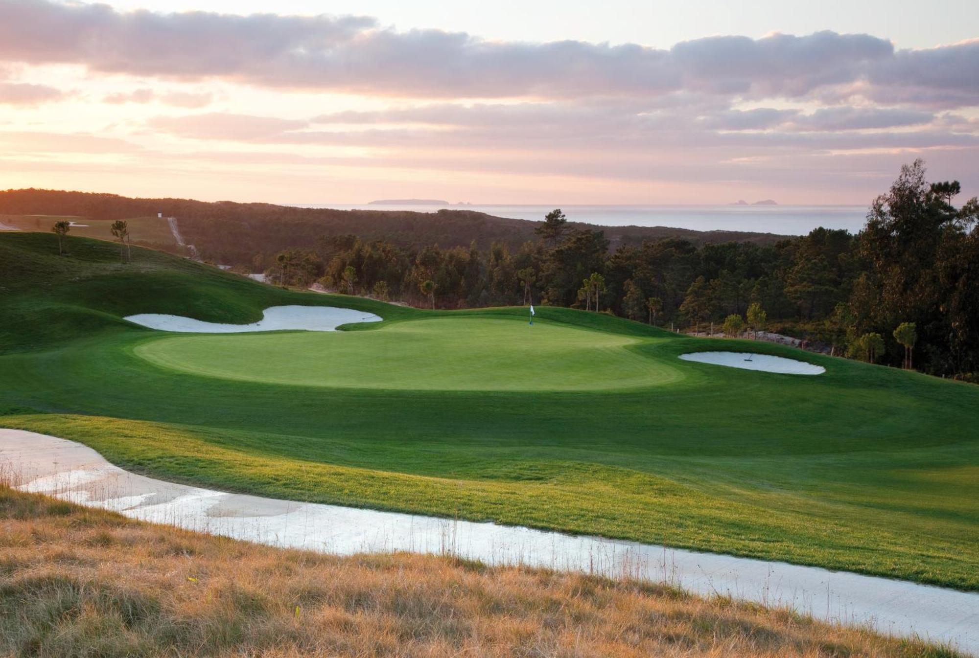 Royal Obidos Scenic Resort Praia del Rei Exterior foto The 18th hole at Torrey Pines