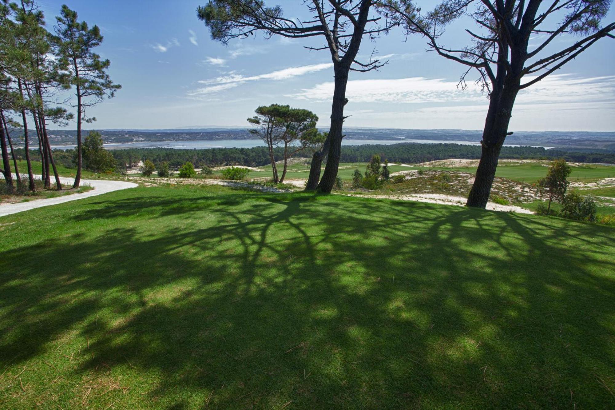 Royal Obidos Scenic Resort Praia del Rei Exterior foto View of the golf course