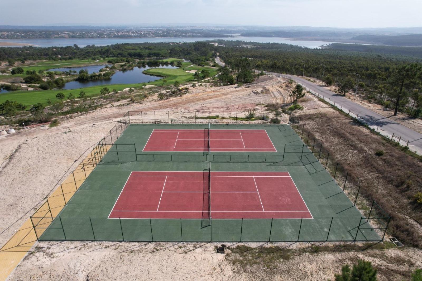 Royal Obidos Scenic Resort Praia del Rei Exterior foto Tennis courts at the resort