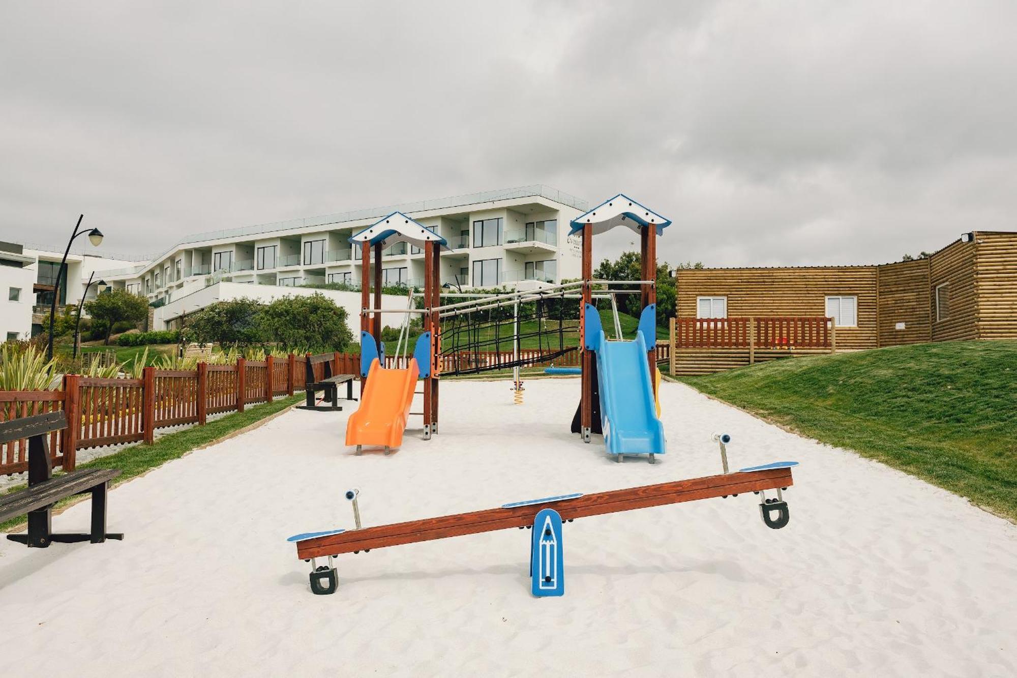 Royal Obidos Scenic Resort Praia del Rei Exterior foto Playground in the village